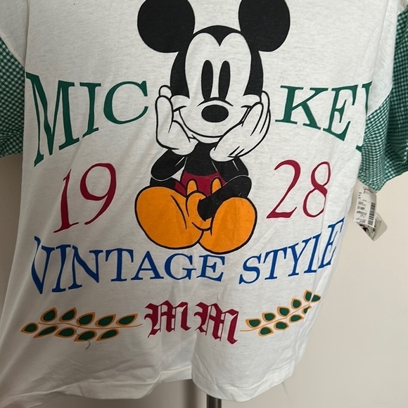 NWT! Vintage Mickey Top and Matching Shorts - Size Medium - Picture 2 of 2